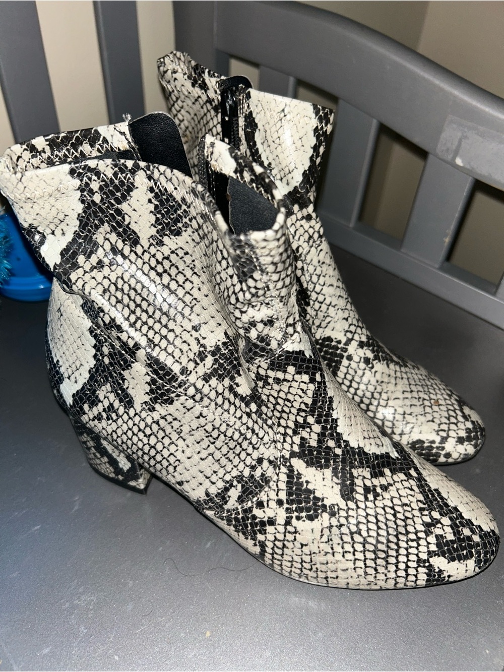 Women’s Snakeskin Print Ankle Boots - Black & White